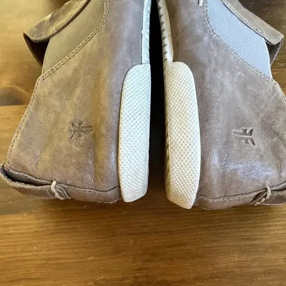 Frye Melanie Slip On Flats 8 M Bootie Shoe Leather Comfort Minimalist Neutral - Picture 6 of 10